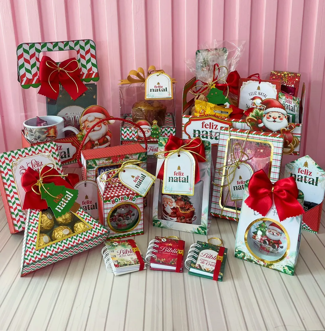 Peças montadas da coleção de Natal Lina Criativa
